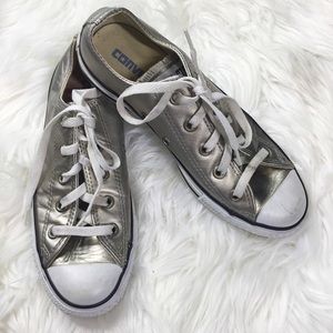 converse gold metallic